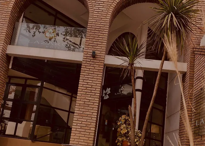 Lazaro hotel Villa Mercedes